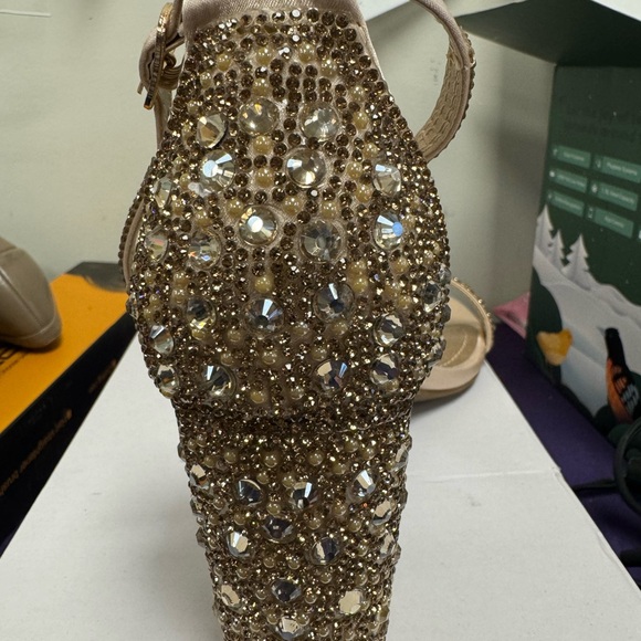 Woman’s chunk low heel pump sandal - Picture 5 of 6